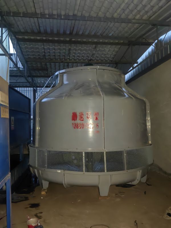 成都<strong>200t玻璃钢冷却塔</strong>